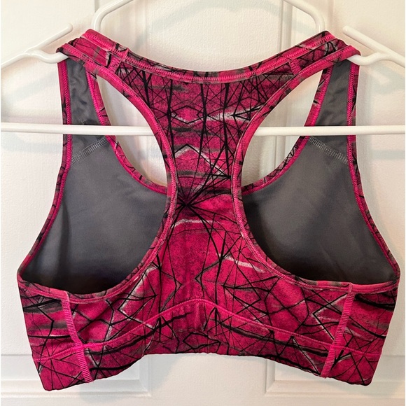 Nike, sports bra used but still in good condition, size Medium. - Picture 2 of 2